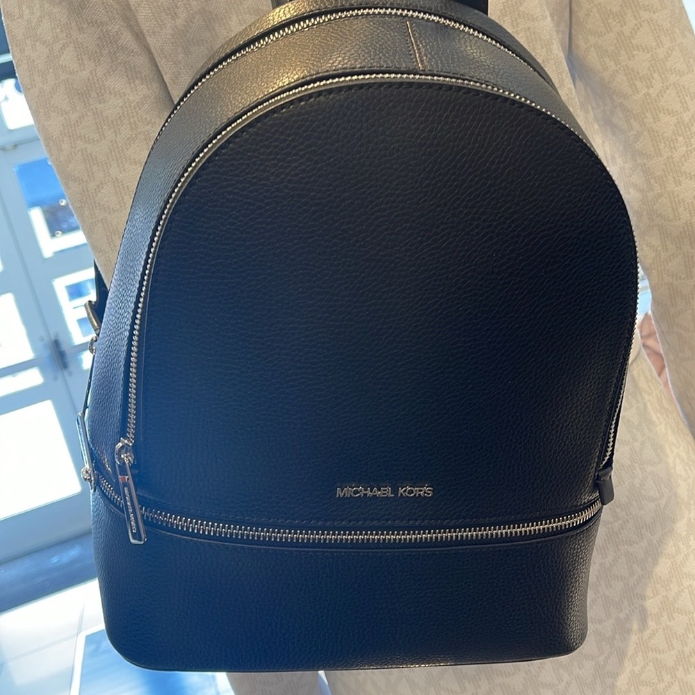MICHAEL KORS Rhea Medium Pebbled Leather Zip Backpack
BLACK 
NWT MK - Picture 9 of 16